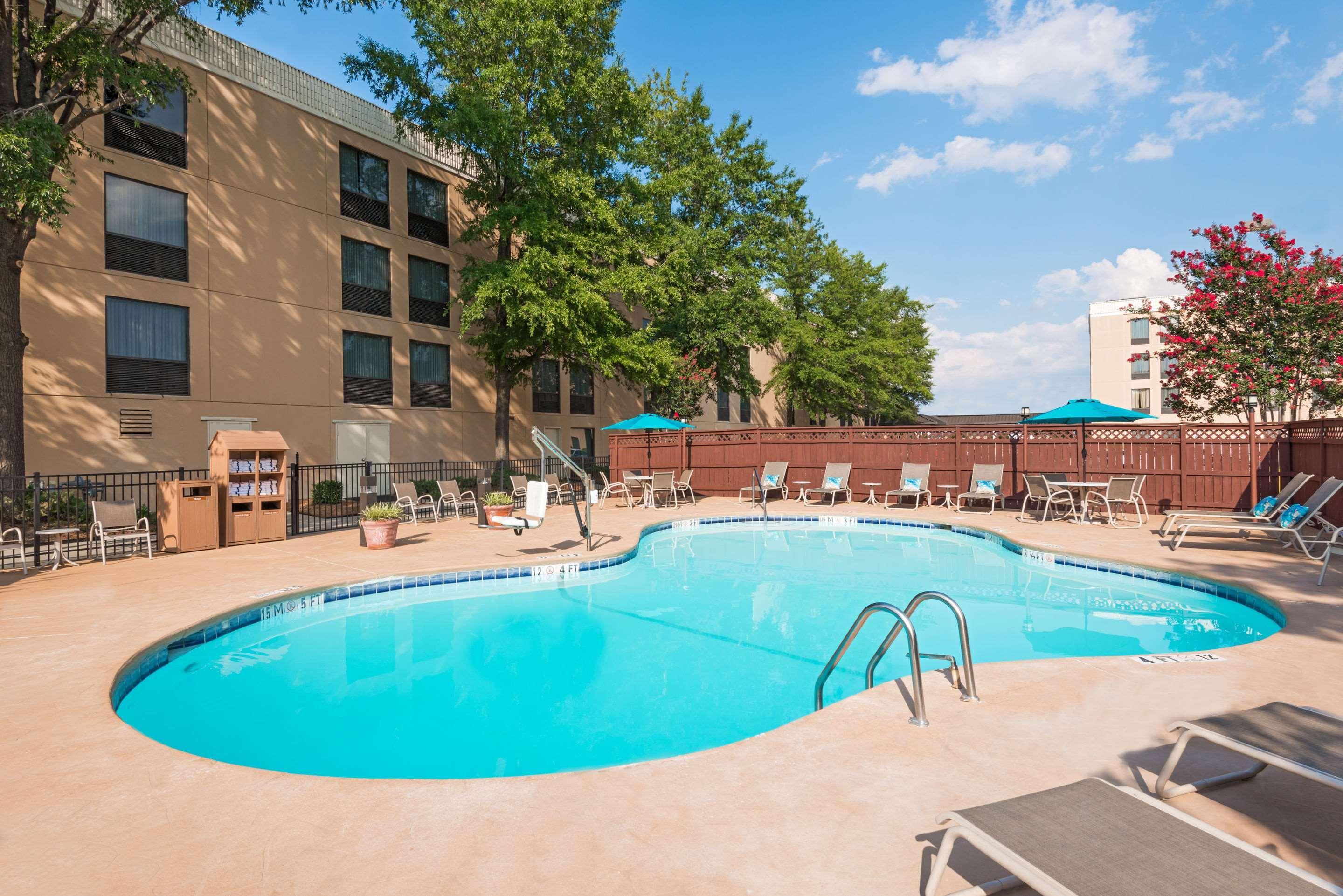 Comfort Inn Fayetteville West Near Fort Liberty Exterior photo