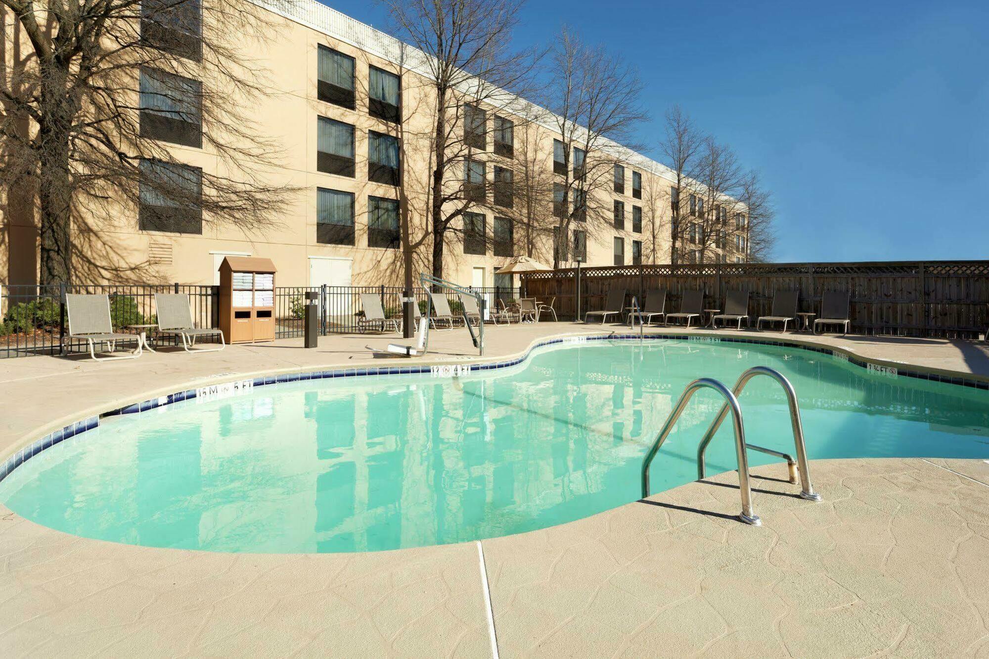 Comfort Inn Fayetteville West Near Fort Liberty Exterior photo